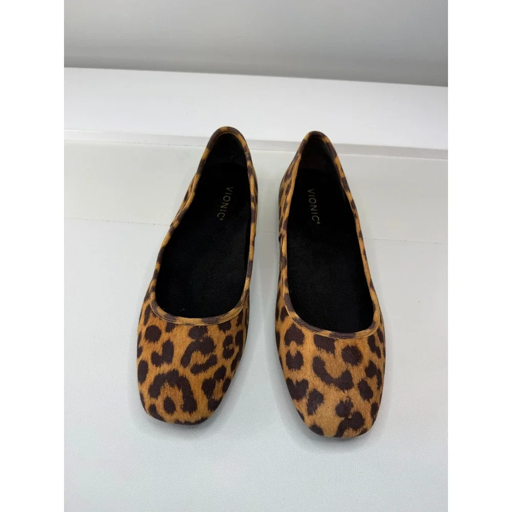 Vionic Orinda Leopard Print Square Toe Ballet Orthopedic Flats Womens 9 Wide NEW